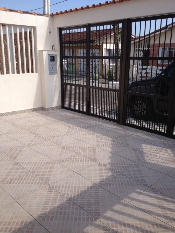 Temporada na praia Mongaguá Exterior foto